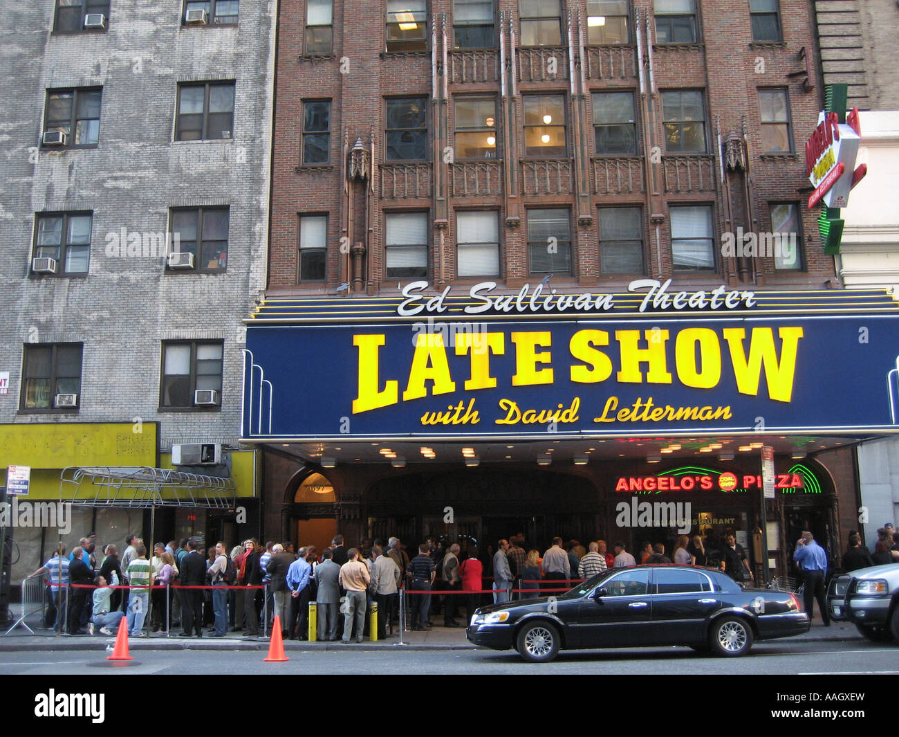 Letterman hi-res stock photography and images - Alamy