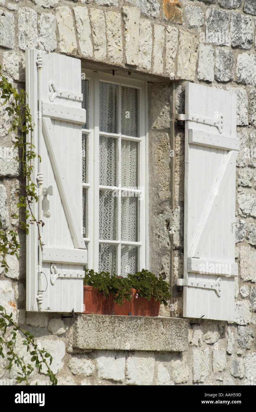 Painted window box windowbox hi-res stock photography and images - Alamy