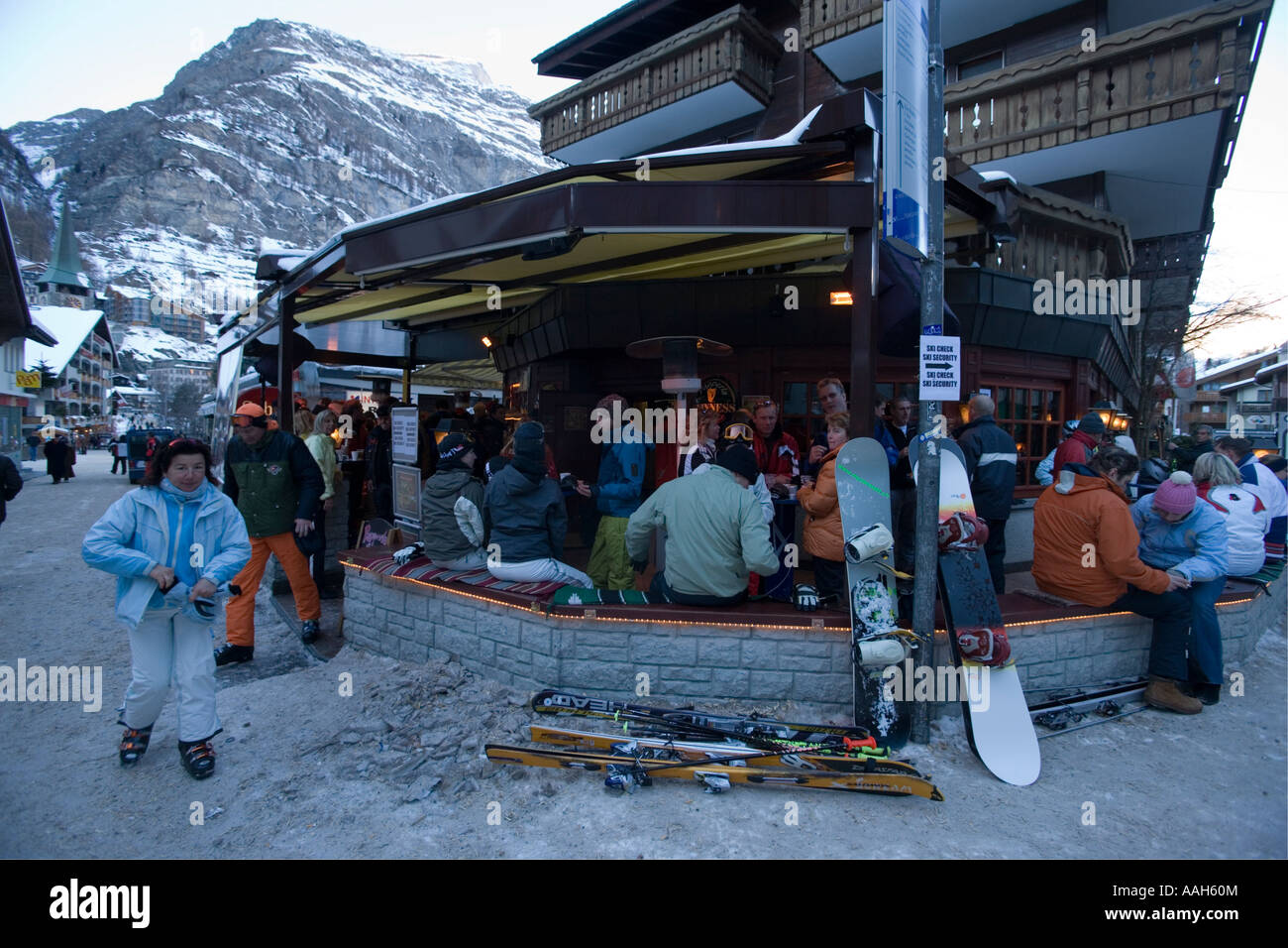 Apres ski Party by ByTaCk on DeviantArt