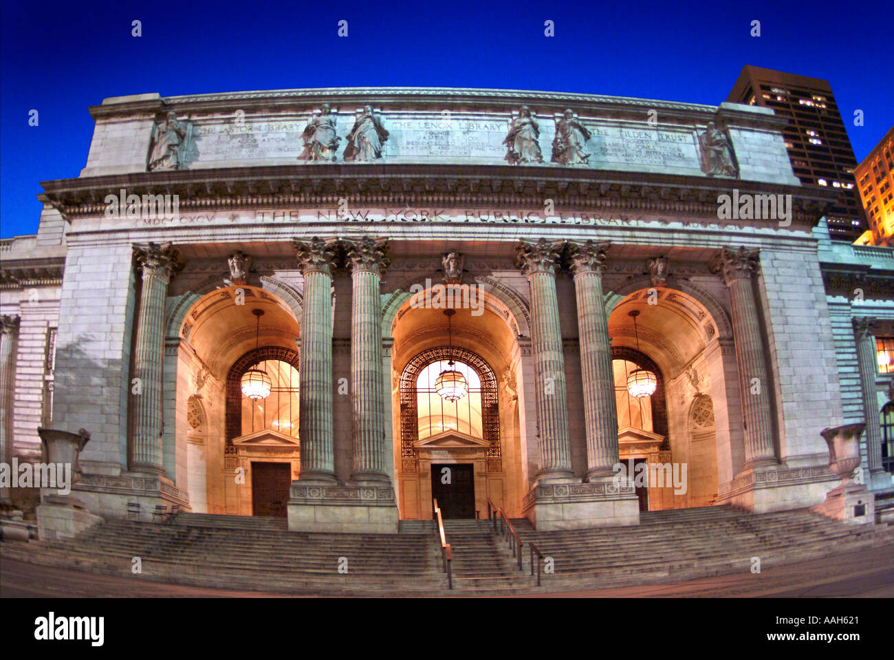 The new york public library exterior hi-res stock photography and ...