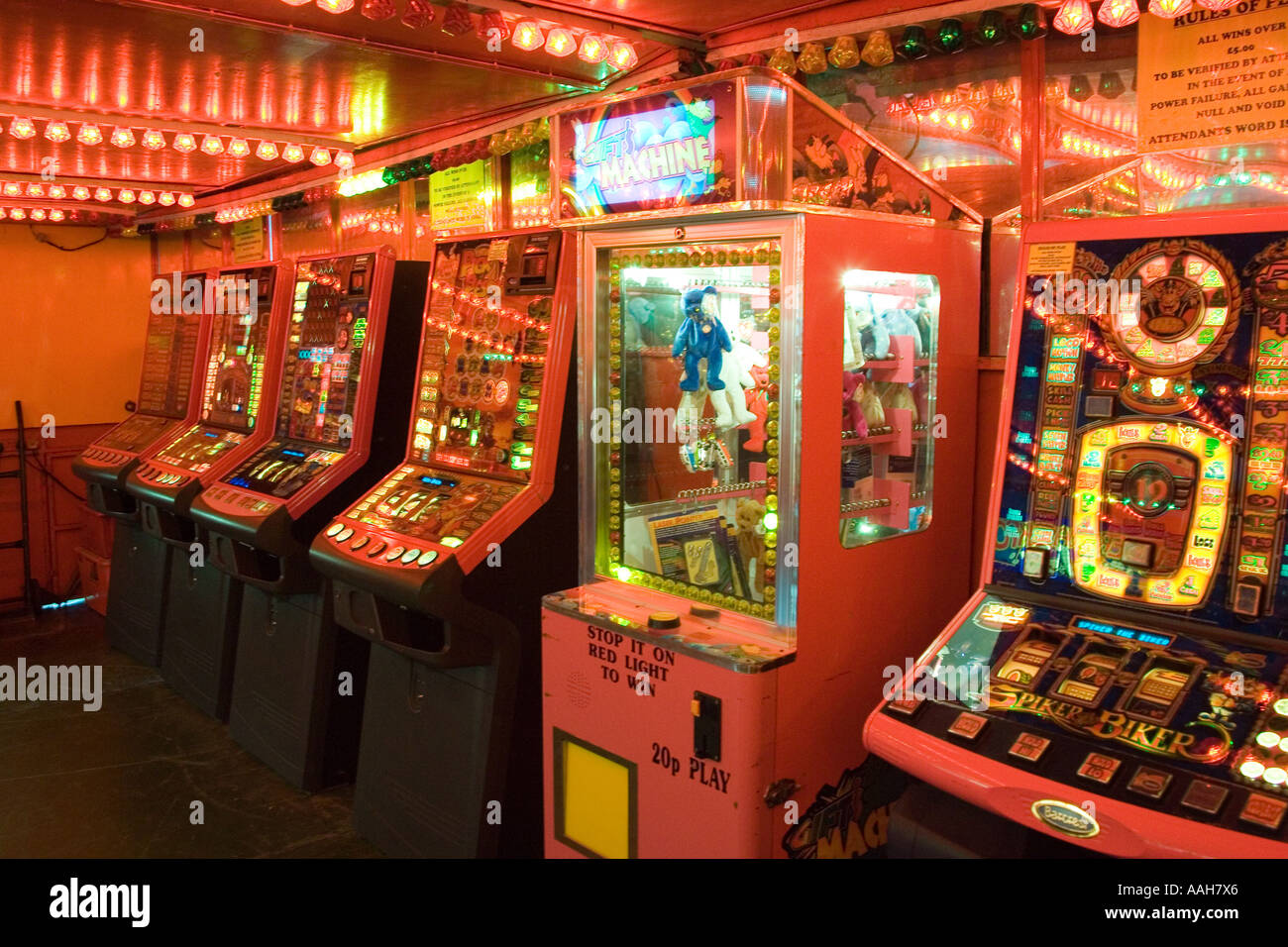 amusement arcade with slot machines at the funfair at Bardwell in Suffolk Stock Photo