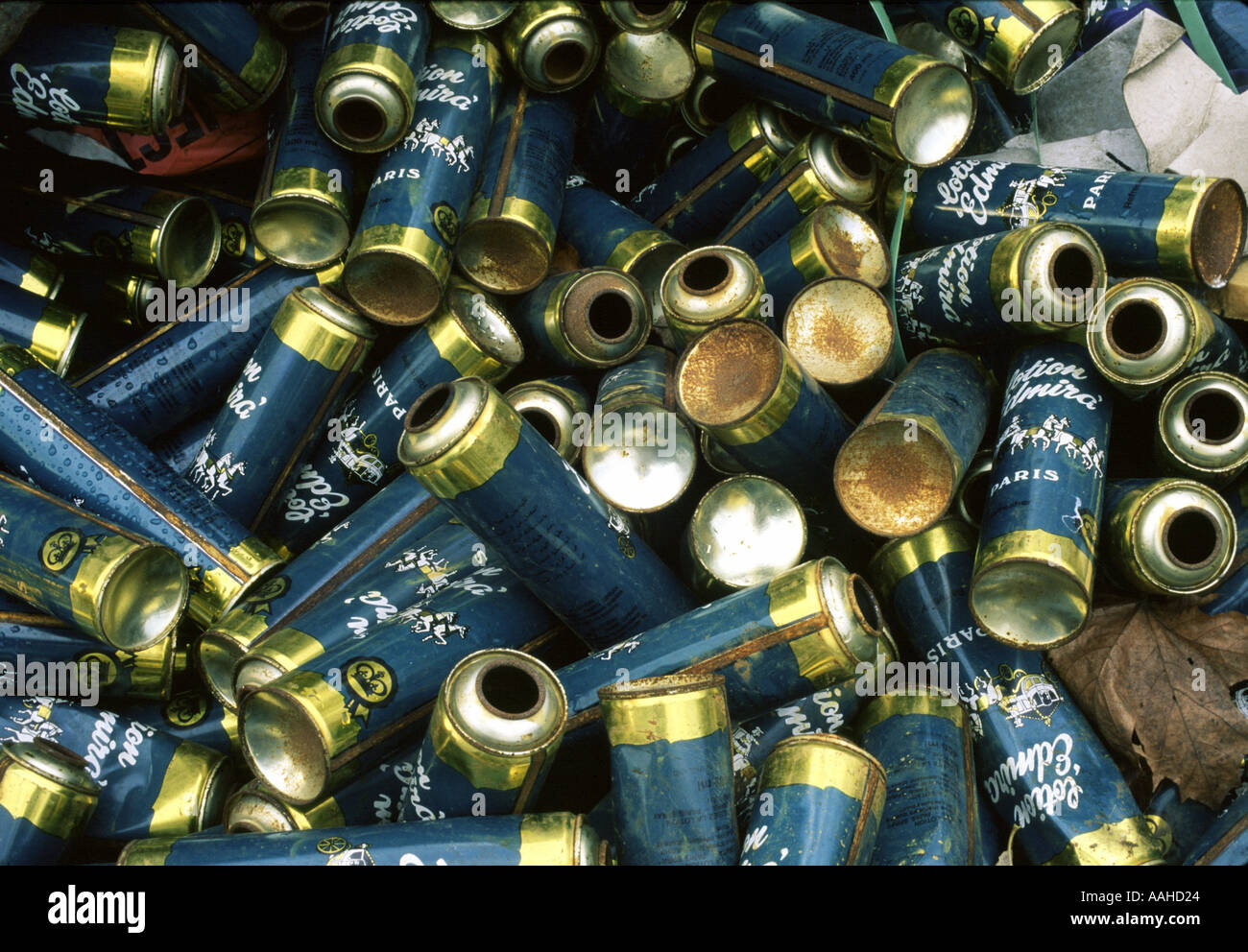 Empty aerosol cans Stock Photo - Alamy