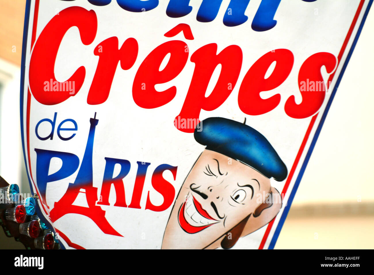 Red beret paris hi-res stock photography and images - Alamy