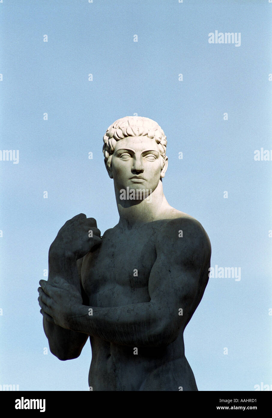 man s statue at stadio dei marmi rome Stock Photo - Alamy