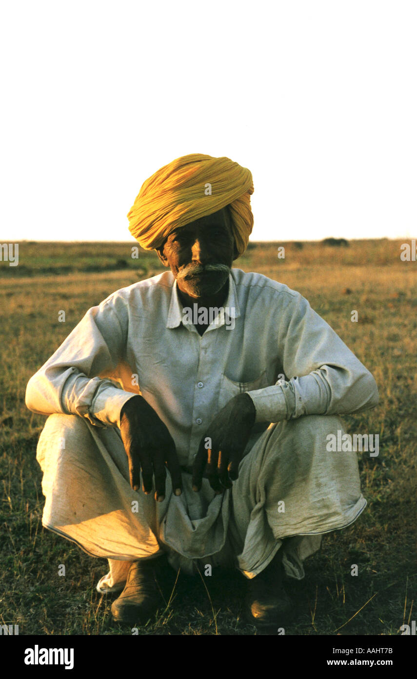 Indian man wearing turban hi-res stock photography and images - Alamy