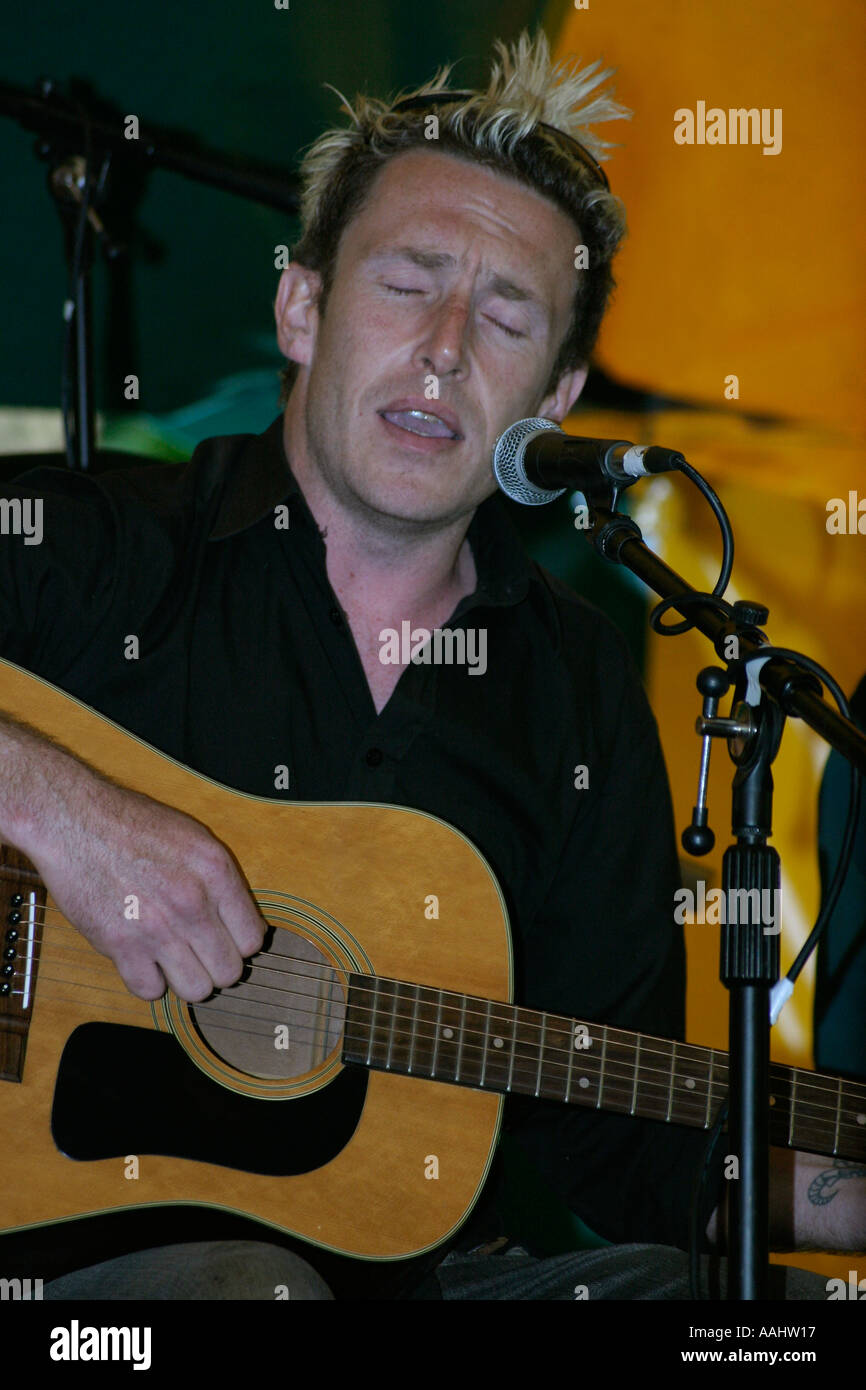 Singer/performer Performer singer hi-res stock photography and images - Alamy