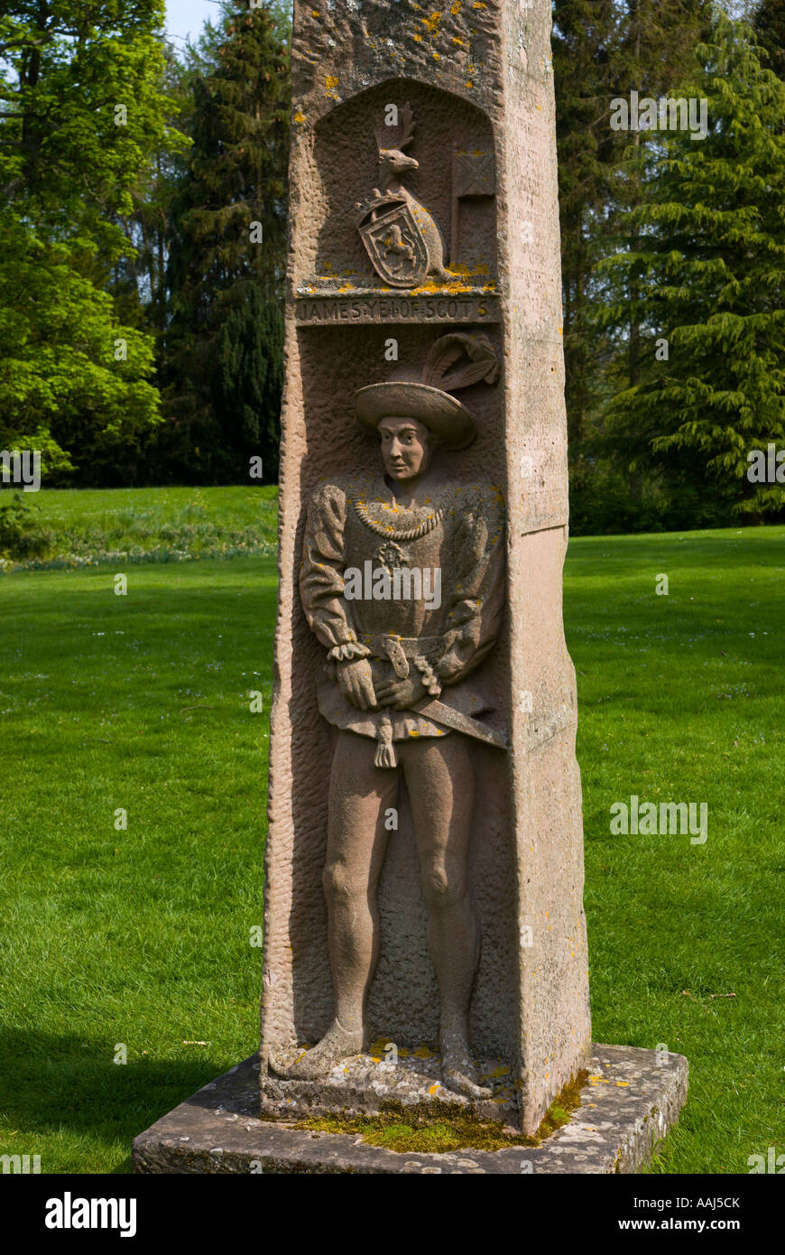 King James I of Scotland represented on an obelisk at Dryburgh Abbey Stock Photo