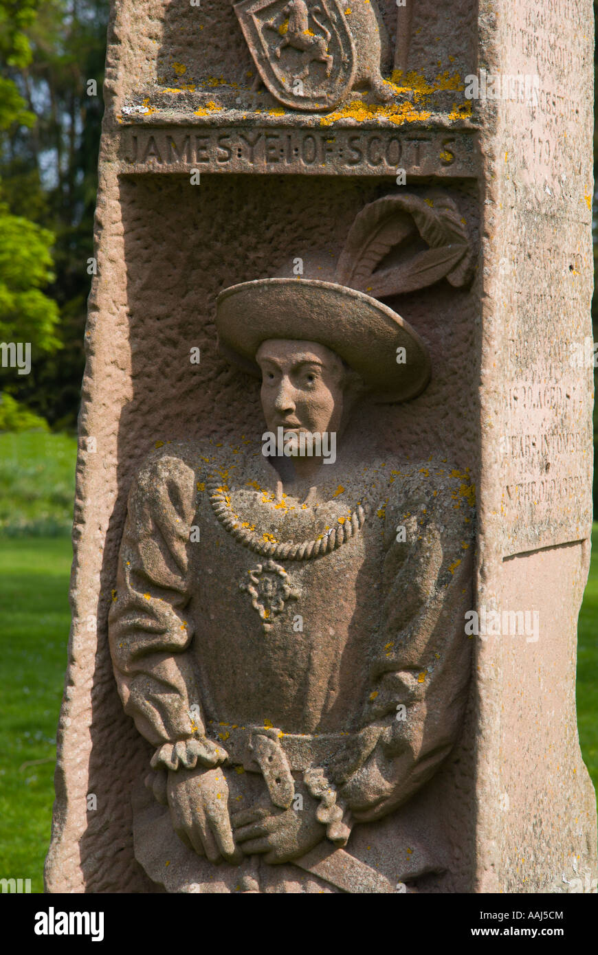King James I of Scotland represented on an obelisk at Dryburgh Abbey Stock Photo