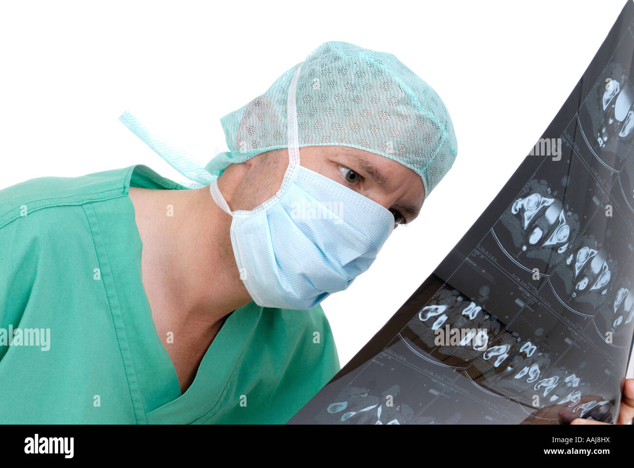 Dr looking at x ray hi-res stock photography and images - Alamy