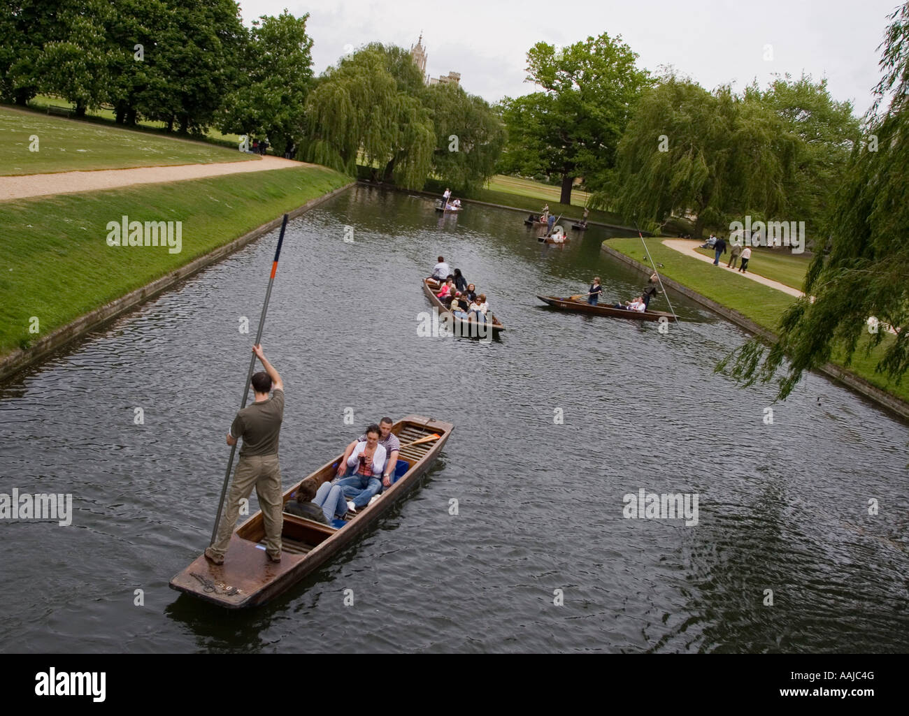 Punters on the Cam in front of Kings College, Cambridge, England Stock Photo
