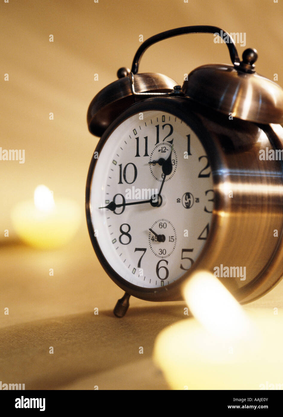 Table clock hi-res stock photography and images - Alamy