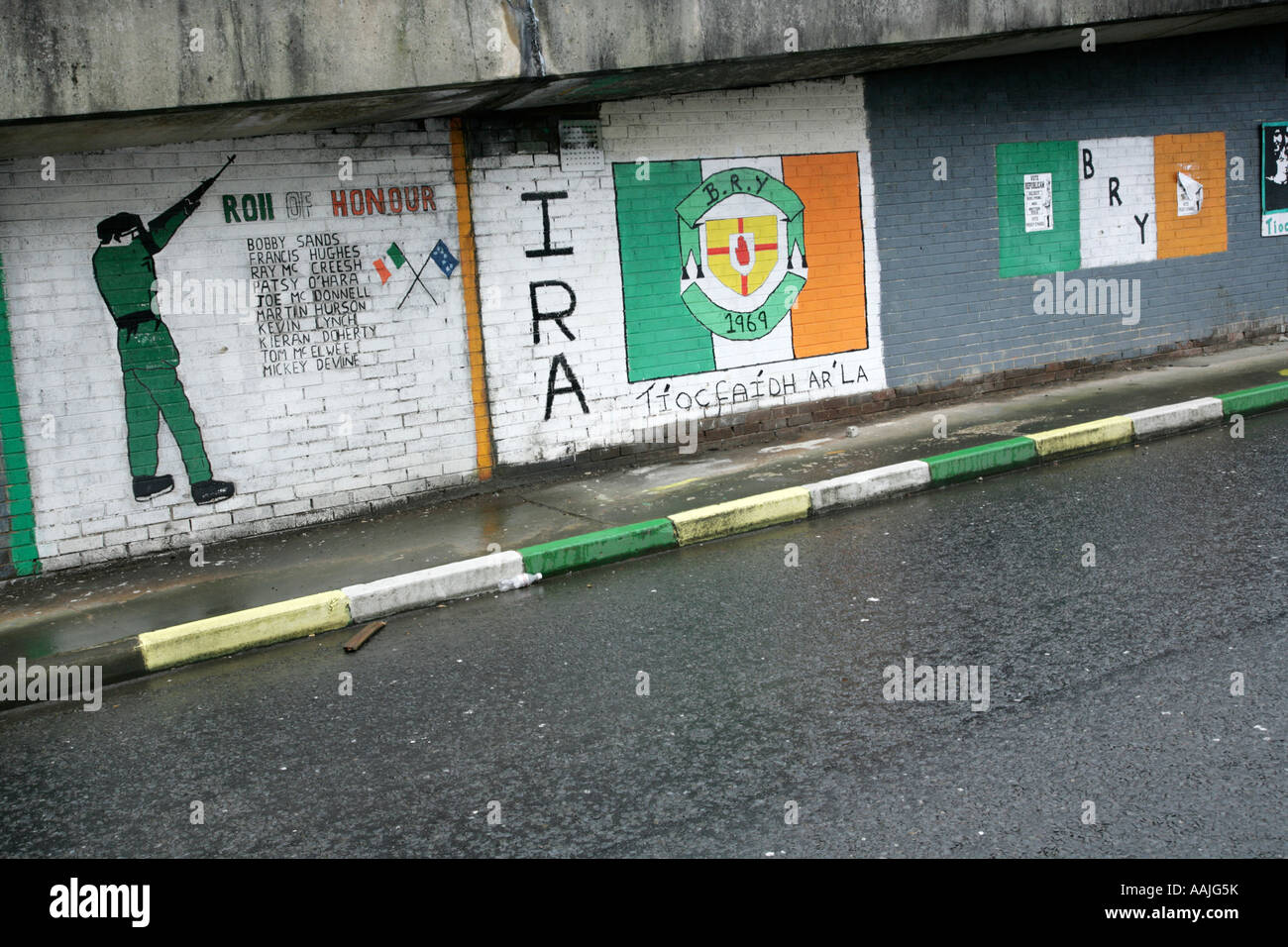 IRA mural commemorating hunger strikers, near the Bogside estate, Londonderry, County Derry, Northern Ireland. Stock Photo
