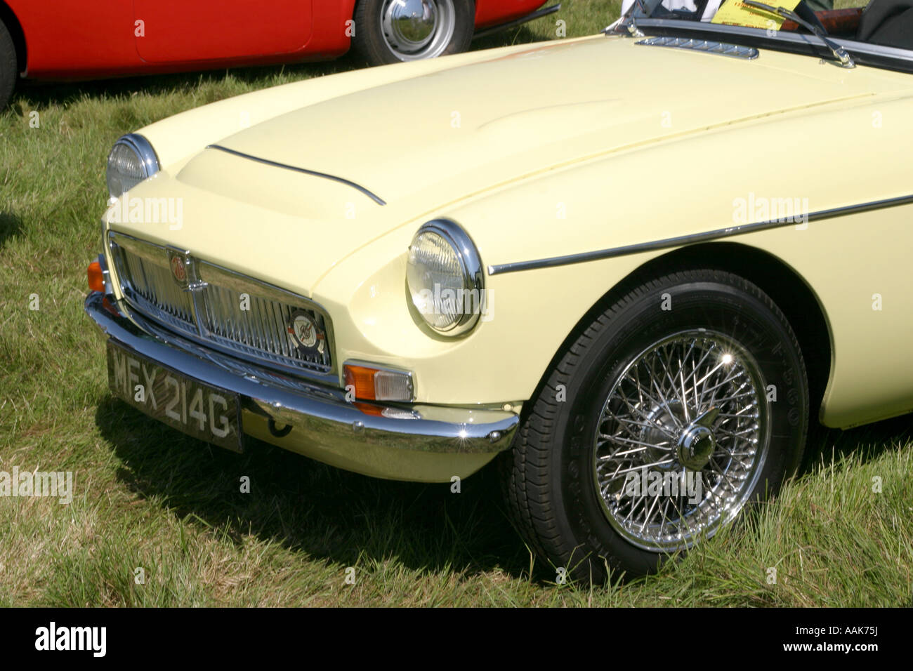 The nose and bonnet of an MGB GT V8 sports car Stock Photo