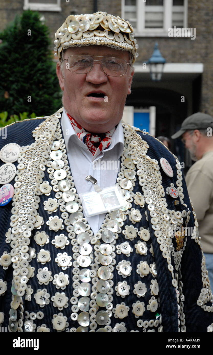 Pearly King in the grounds of St Pauls Church Covent Garden London Stock Photo