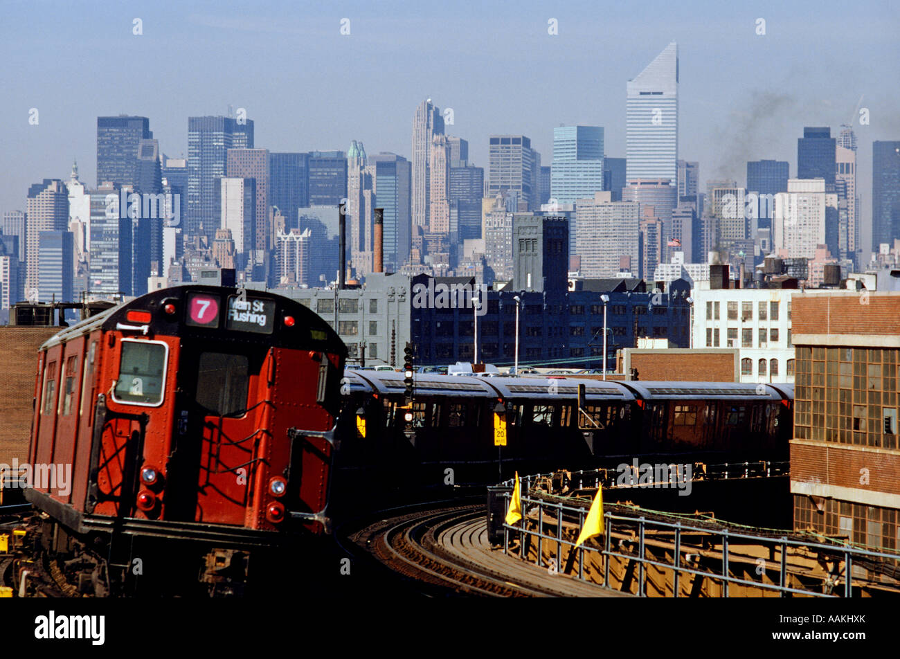 1980s MIDTOWN FLUSHING SUBWAY TRAIN QUEENS NEW YORK CITY NY USA Stock