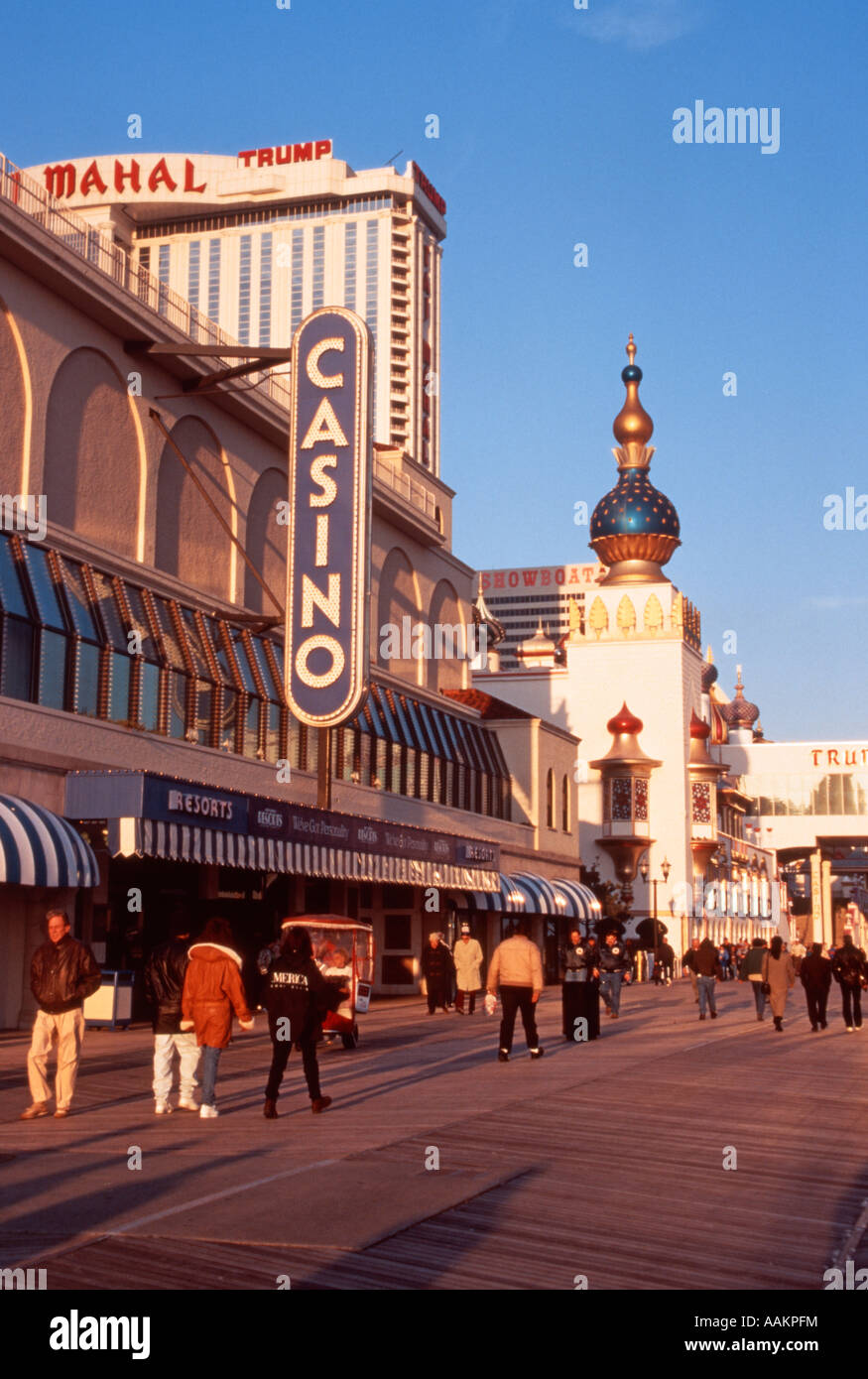 Atlantic city boardwalk taj mahal hires stock photography and images Alamy