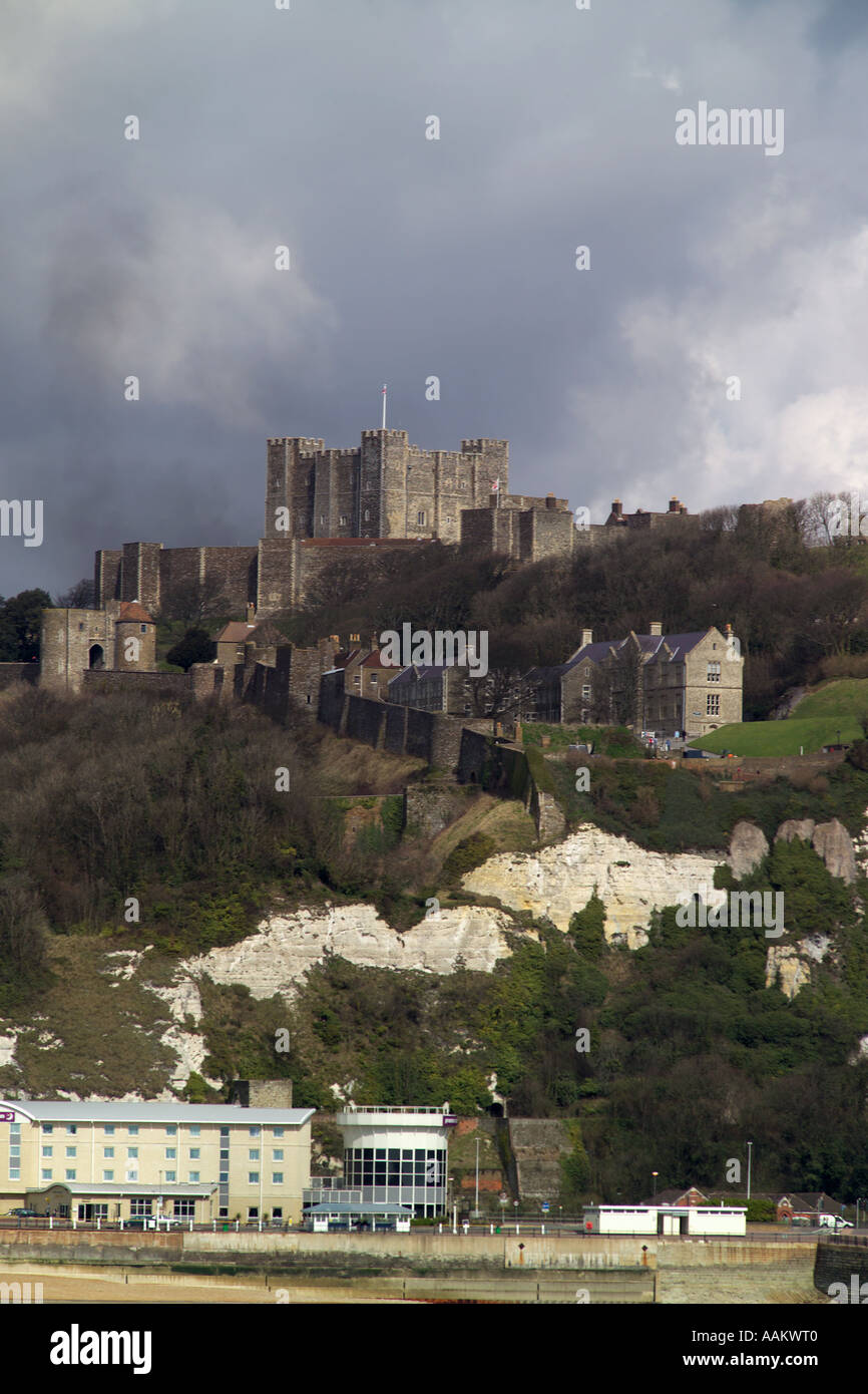 Dover castle cliffs hires stock photography and images Alamy