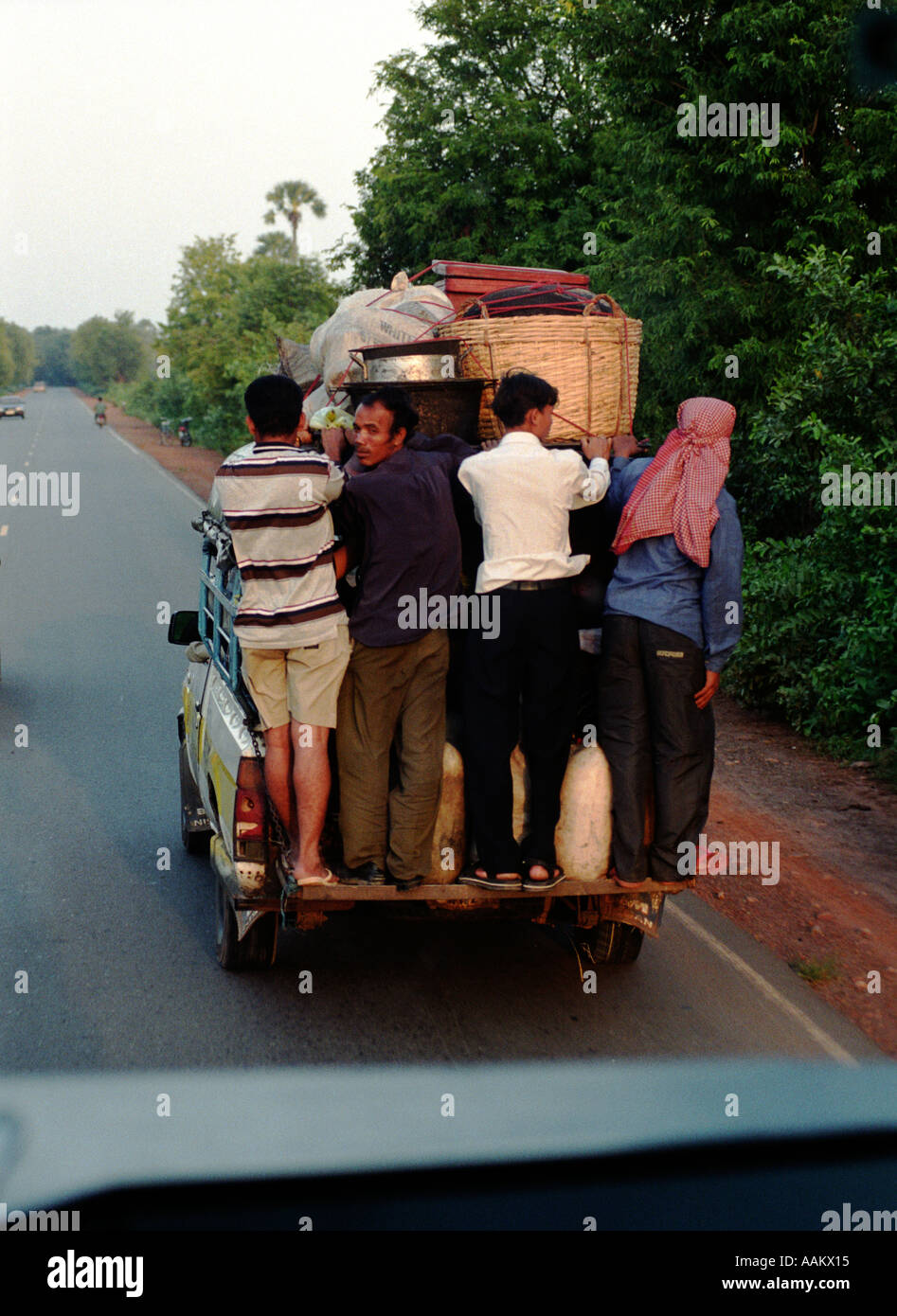 626 Pickup Truck Overloaded Stock Photos, High-Res Pictures, and Images -  Getty Images