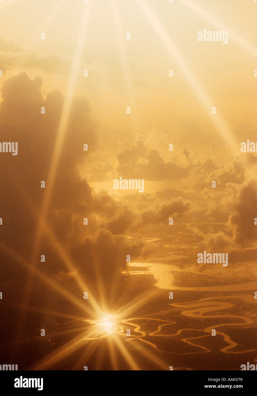 Solar rays hi-res stock photography and images - Alamy