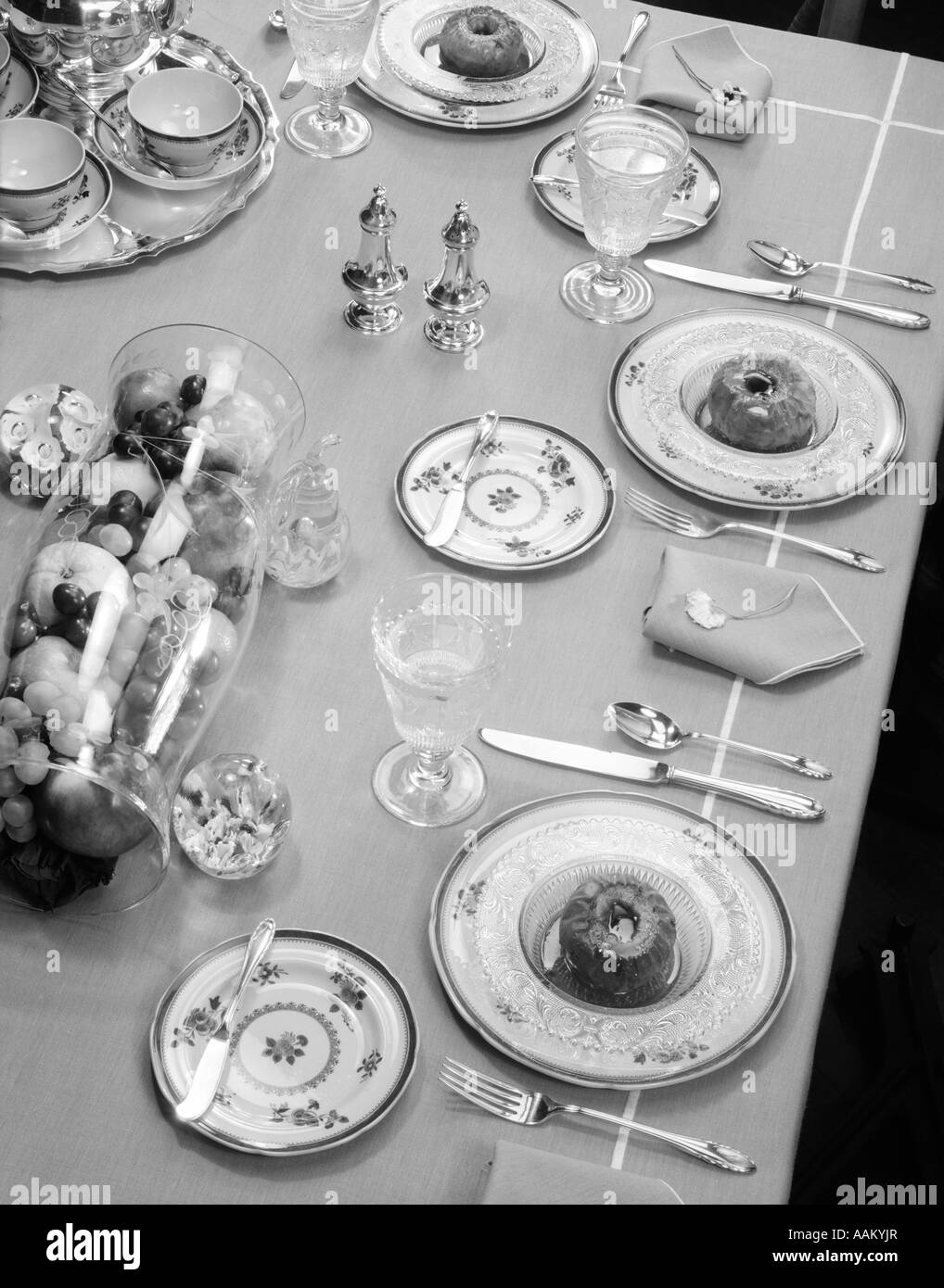 Vintage centerpiece Black and White Stock Photos & Images Alamy