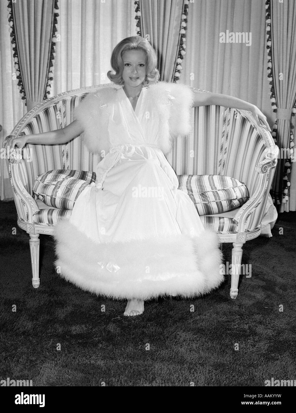 Fur trim dressing gown Clearance