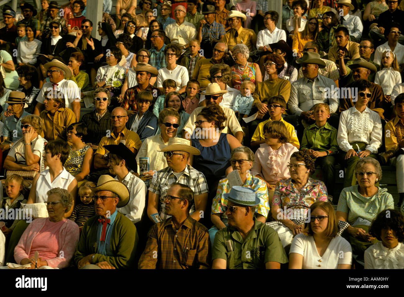 Packed bleachers hires stock photography and images Alamy
