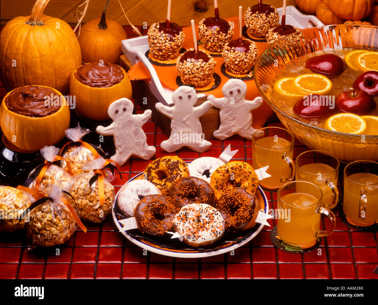 HALLOWEEN DESSERT PARTY BUFFET Stock Photo: 12657666 - Alamy