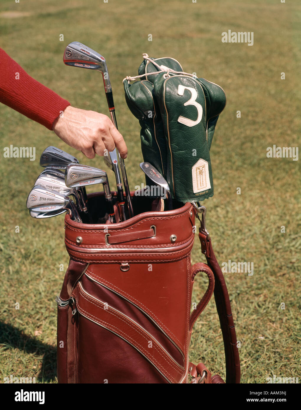 Top more than 81 old style golf bags best esthdonghoadian