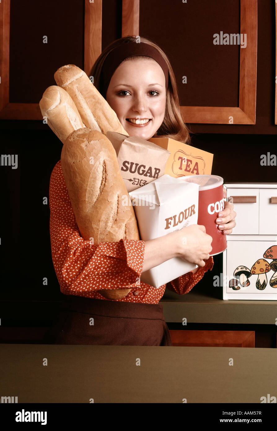1970s housewife tea hi-res stock photography and images - Alamy