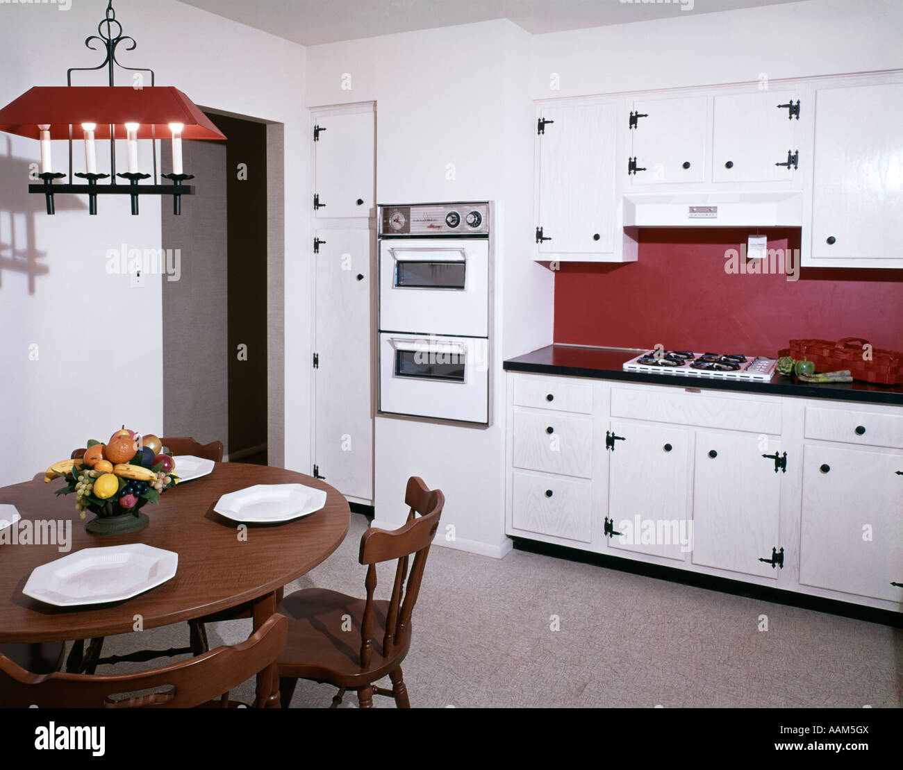 1970s KITCHEN INTERIOR INSIDE Stock Photo