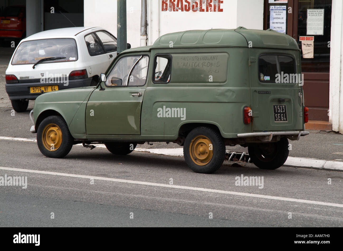 renault, van, french, car, maker, 4, four, cheap, old, classic, daily,  driver, poor Stock Photo - Alamy