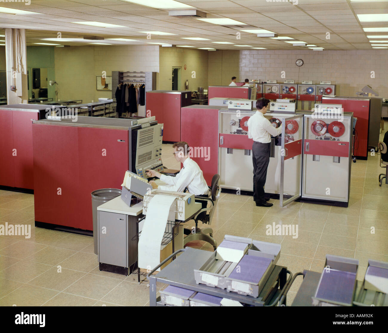 1960 1960s OFFICE COMPUTERS WORKERS Stock Photo
