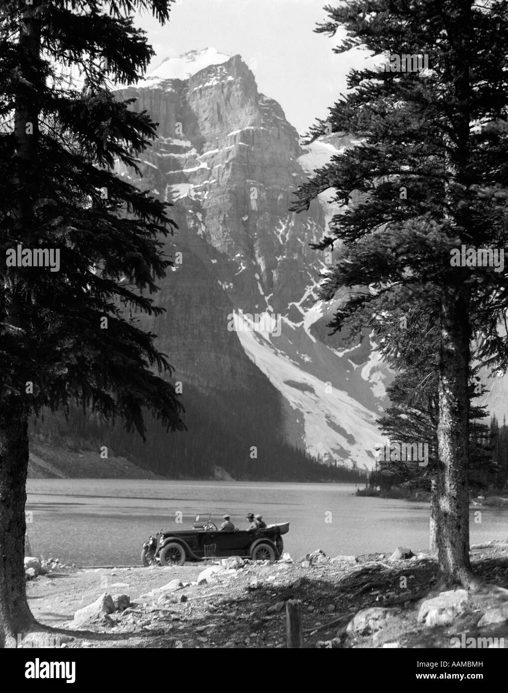 1920s MOUNTAINS MORAINE LAKE Stock Photo