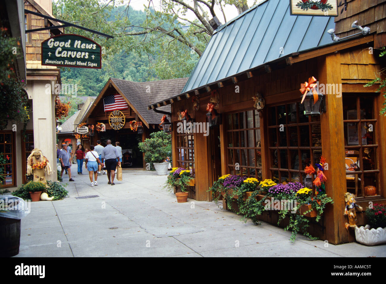 GATLINBURG, TN THE VILLAGES MALL SHOPS AND RESTAURANTS DECORATED FOR
