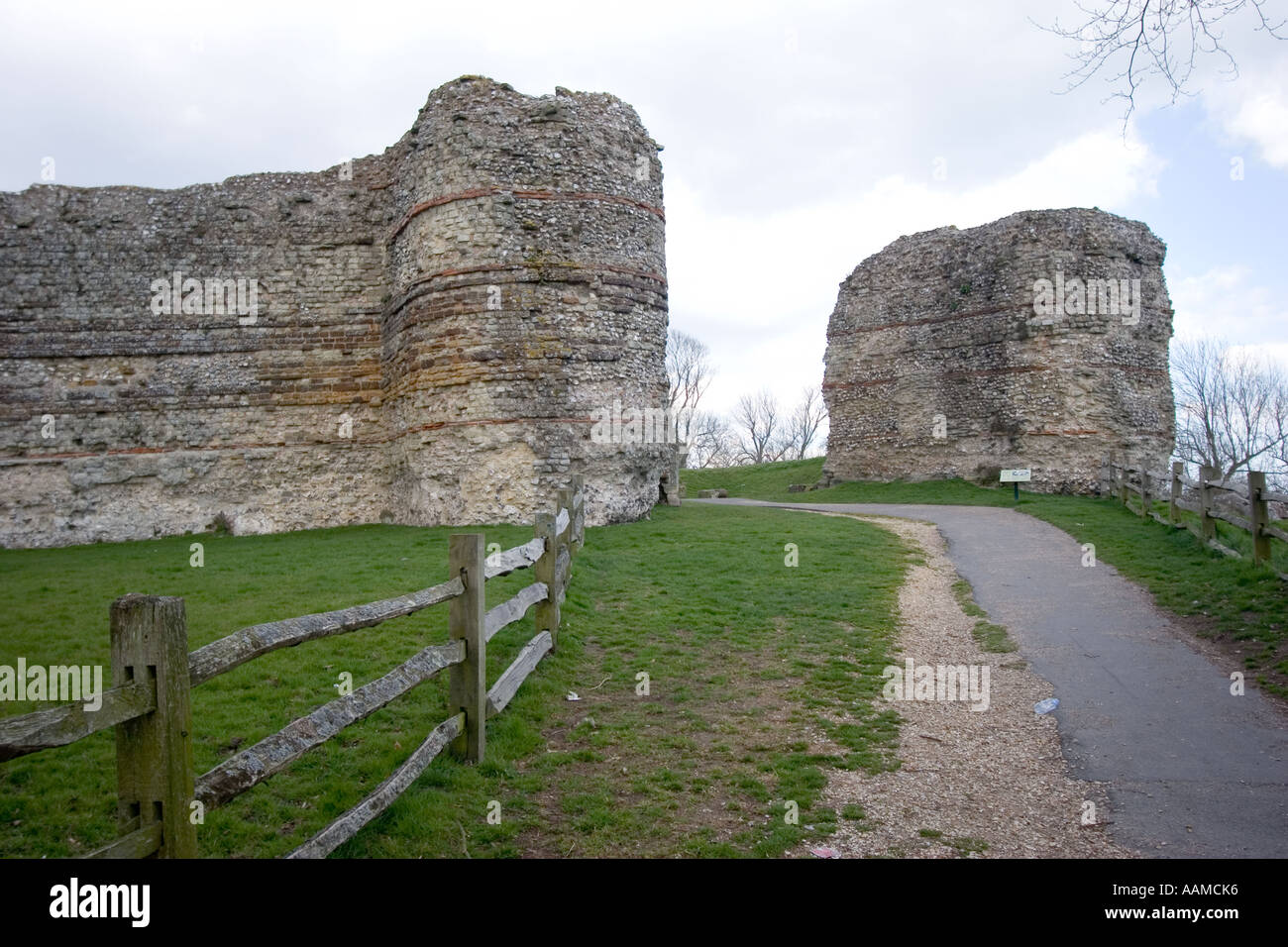 The Roman fortress at Pevensey inside which the Norman invasion army camped in 1066 Stock Photo