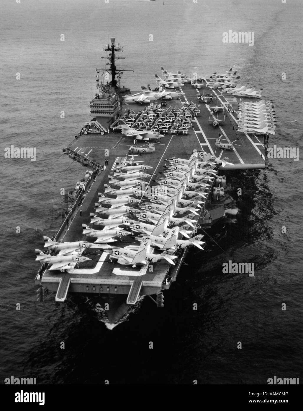 1960s AERIAL OF USS SARATOGA AIRCRAFT CARRIER Stock Photo - Alamy