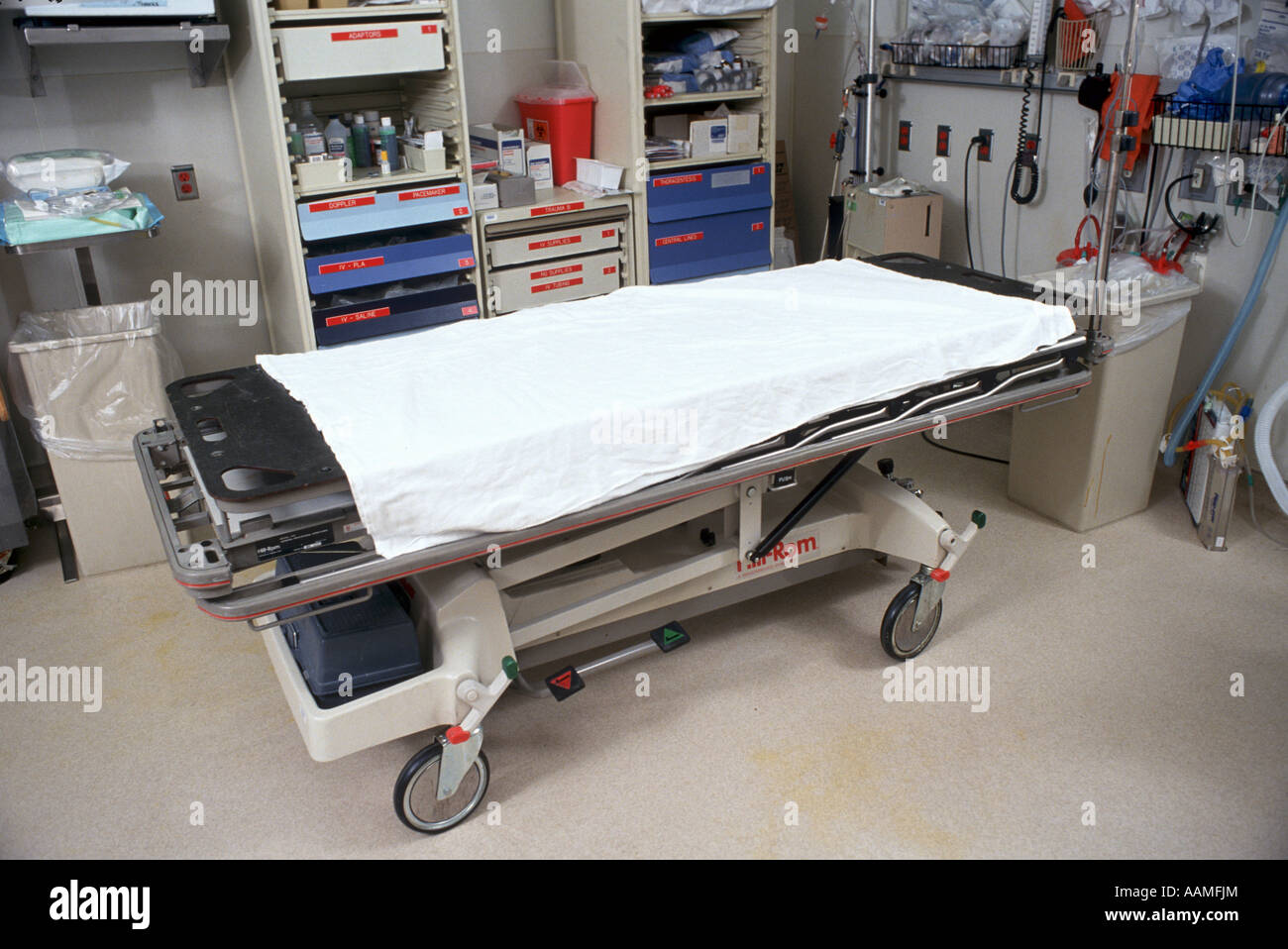 Hospital trauma room with gurney Stock Photo Alamy