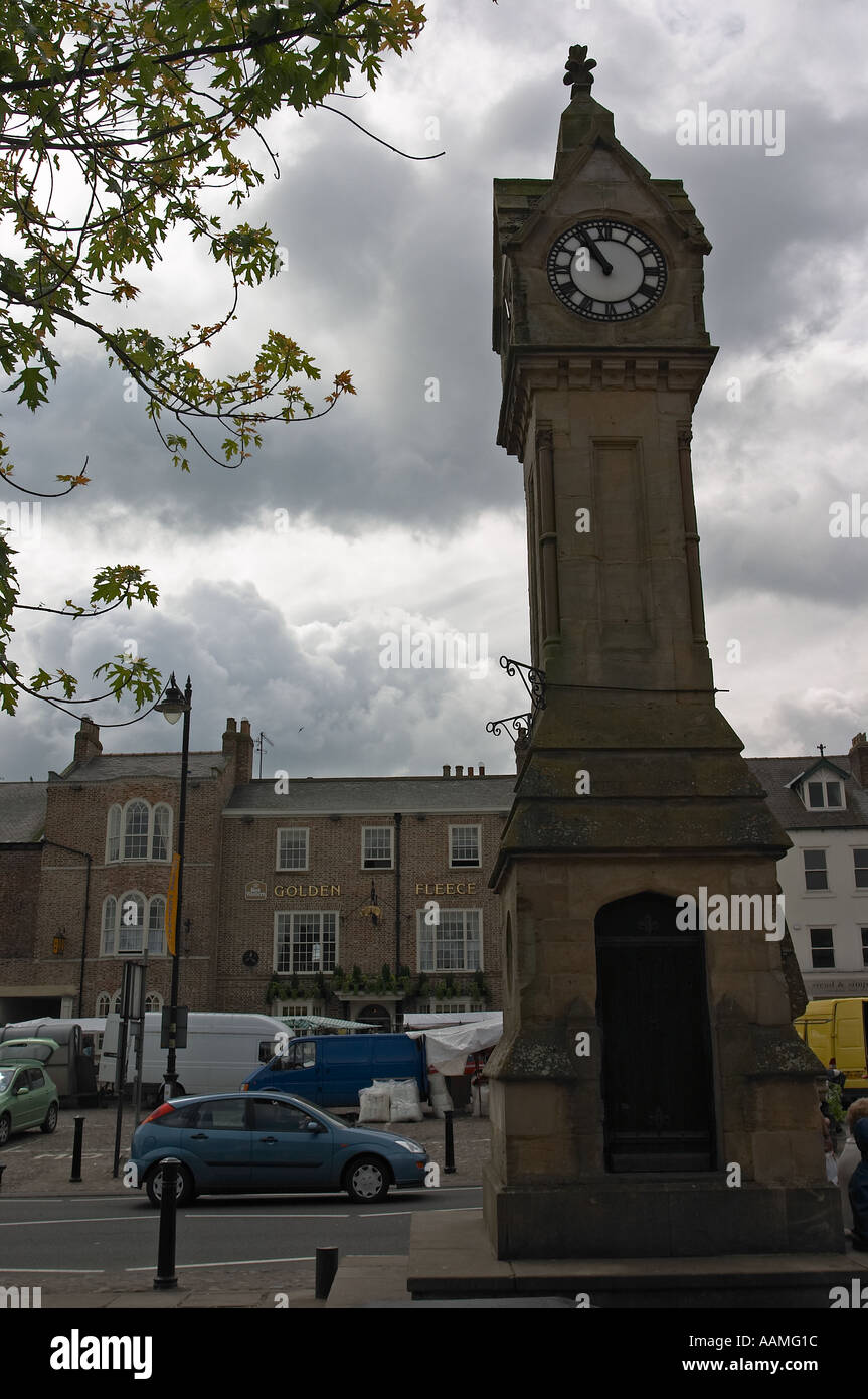 Clock tower in Thirsk town centre Stock Photo - Alamy