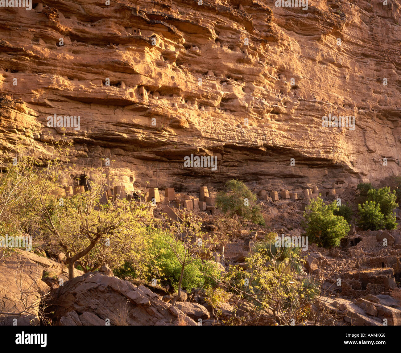 Tombs in the Bandiagara escarpment (Falaise de Bandiagara), Dogon, Mali