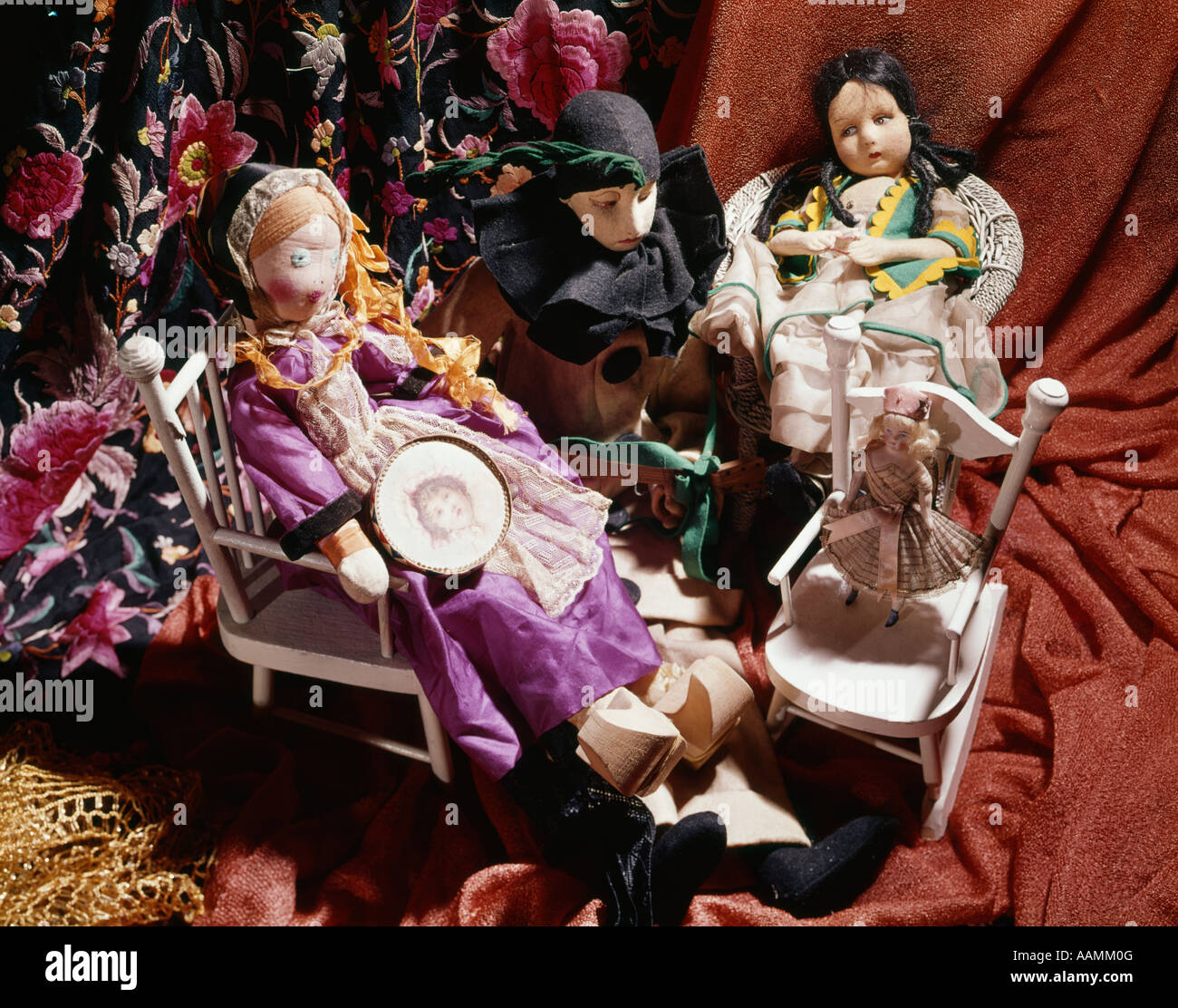 antique toys and dolls