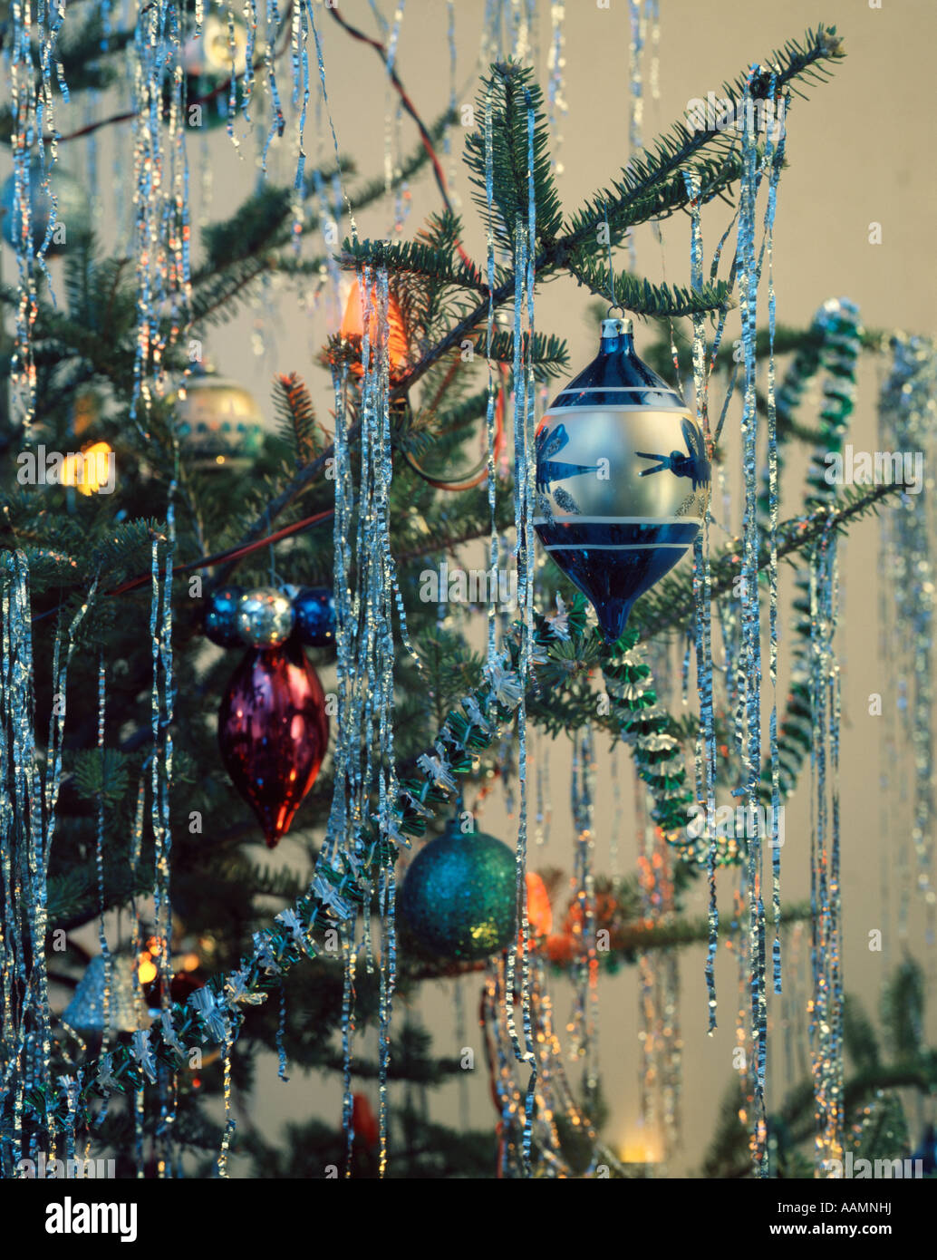 Những kiểu trang trí 70s christmas decorations để kỷ niệm lễ Giáng Sinh