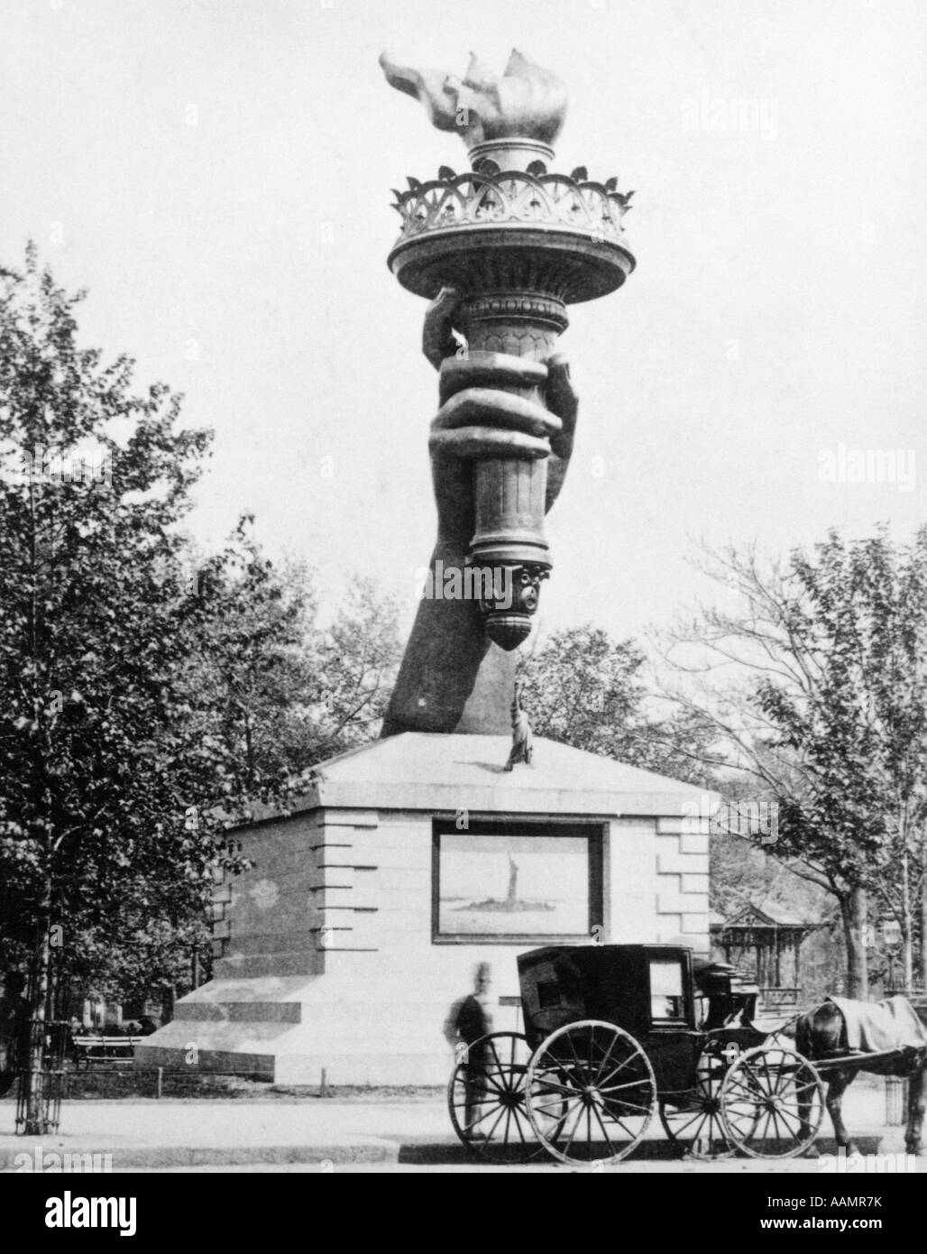 1880s STATUE OF LIBERTY TORCH ON DISPLAY AS A FUND RAISER MADISON SQUARE NEW YORK CITY USA Stock Photo