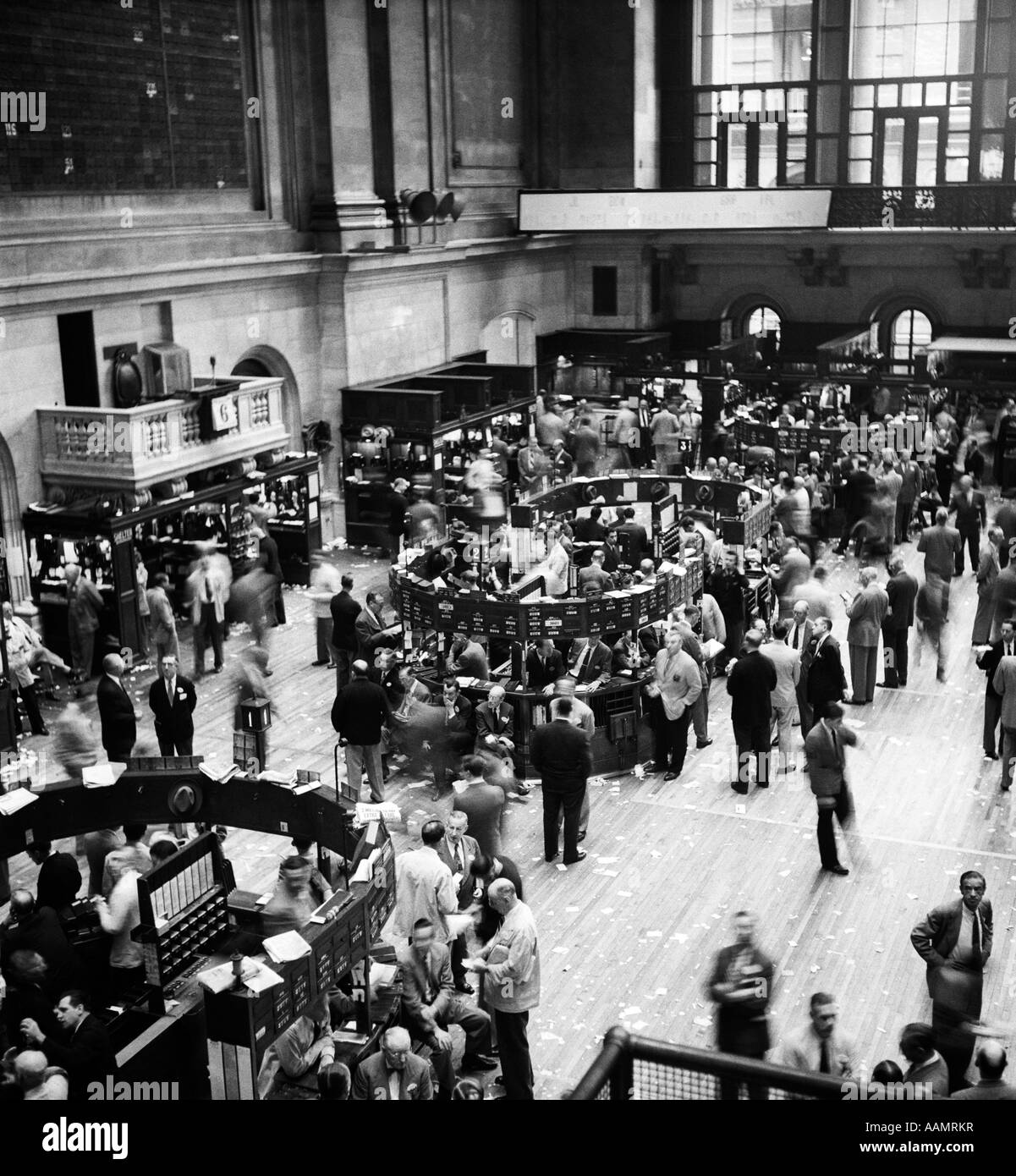 1950s OVERHEAD VIEW OF BUSTLE ON NEW YORK STOCK EXCHANGE TRADING FLOOR NEW YORK CITY USA Stock Photo