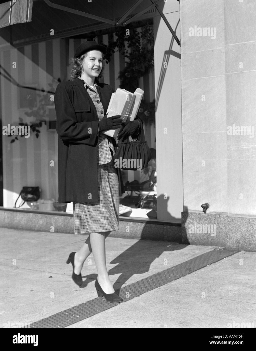 1940s high heels 2025