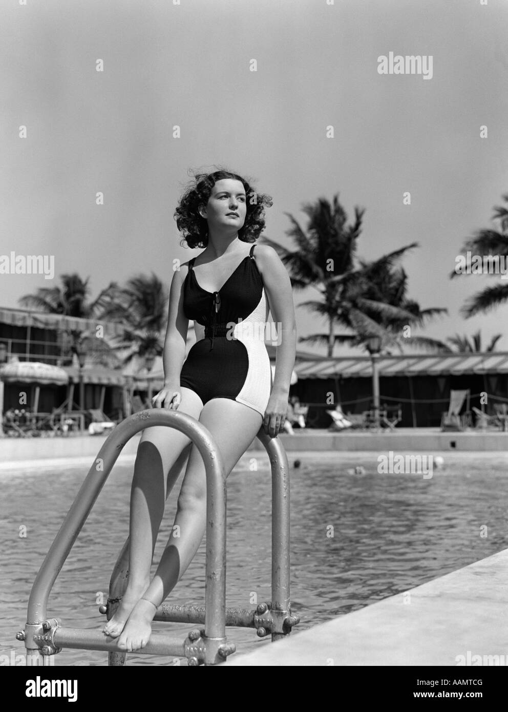 Bathing suit 1940s hi-res stock photography and images - Alamy