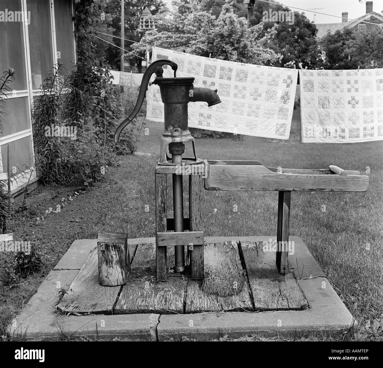 Vintage Water Pump Stock Photos & Vintage Water Pump Stock Images Alamy