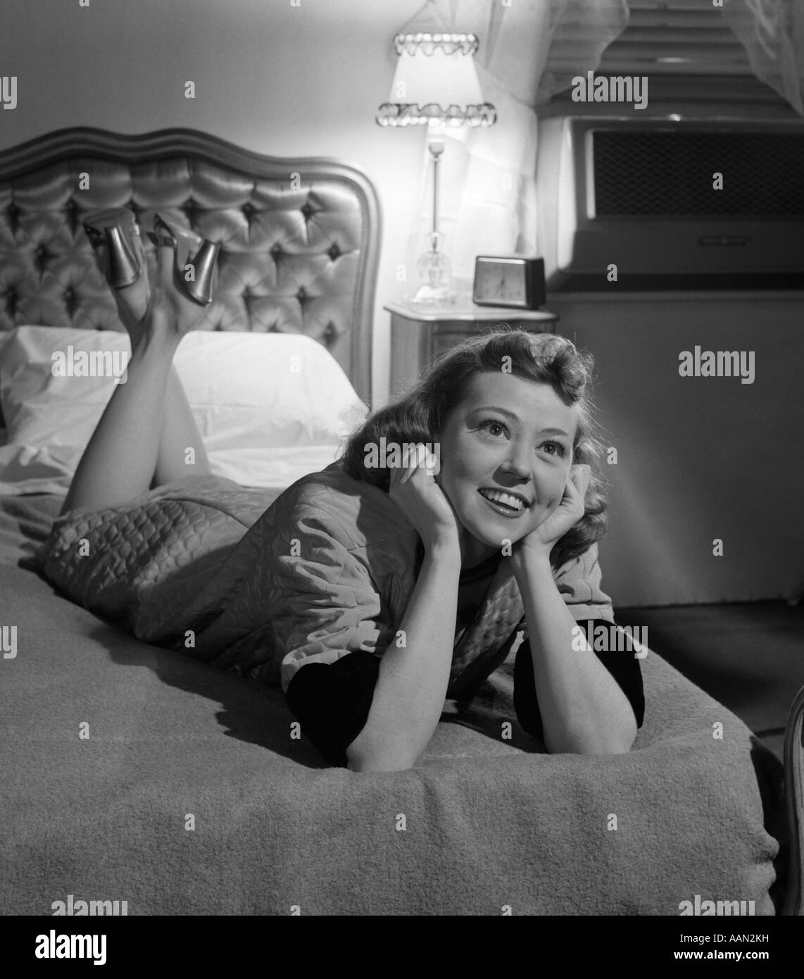 hollywood vintage girl feet Woman feet up retro Black and White Stock Photos & Images - Alamy