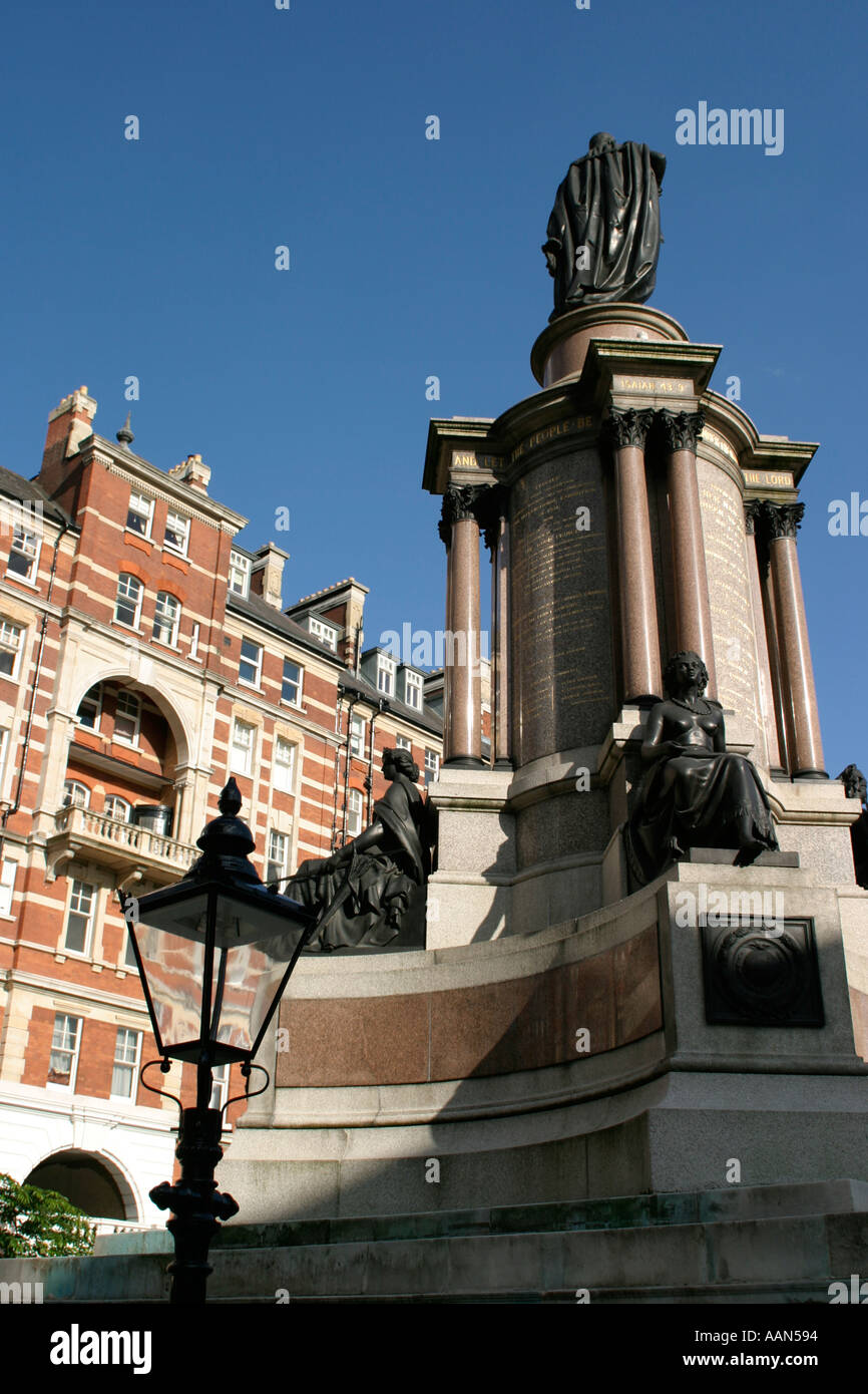 Statue outside royal albert hall hires stock photography and images