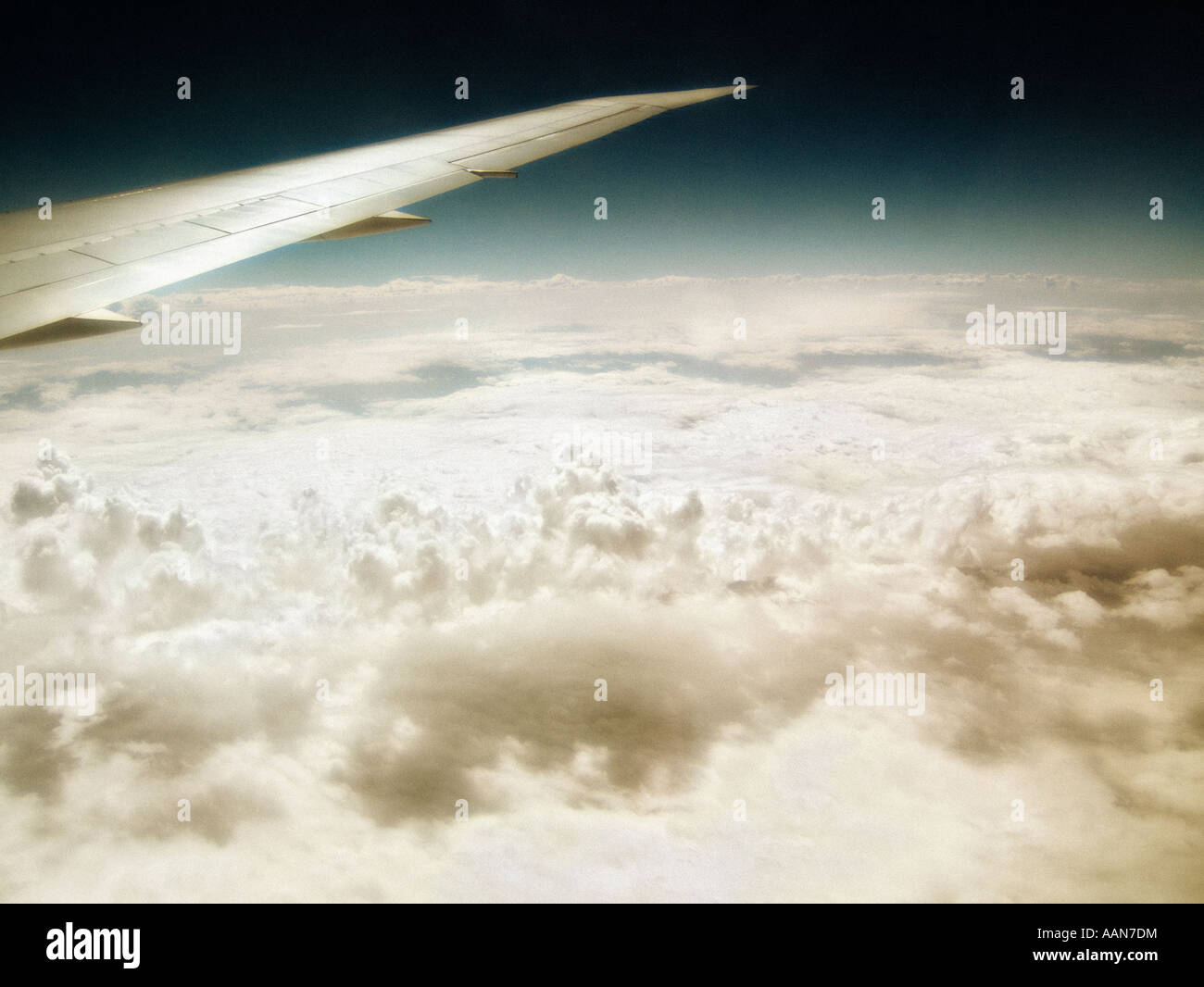 Fixed wing aircraft wing detail hi-res stock photography and images - Alamy
