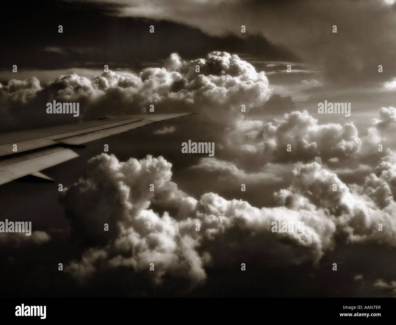 Fixed wing aircraft wing detail hi-res stock photography and images - Alamy
